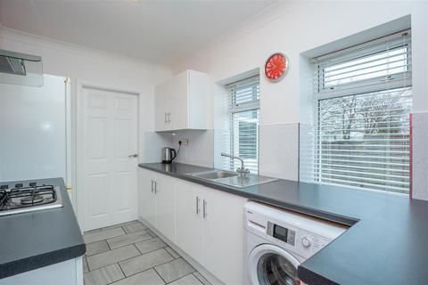 956 Carntyne Road, Glasgow, G32 6NB