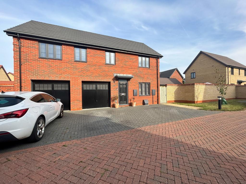 Chew Meadow, Biggleswade, SG18 2 bed detached house for sale £320,000