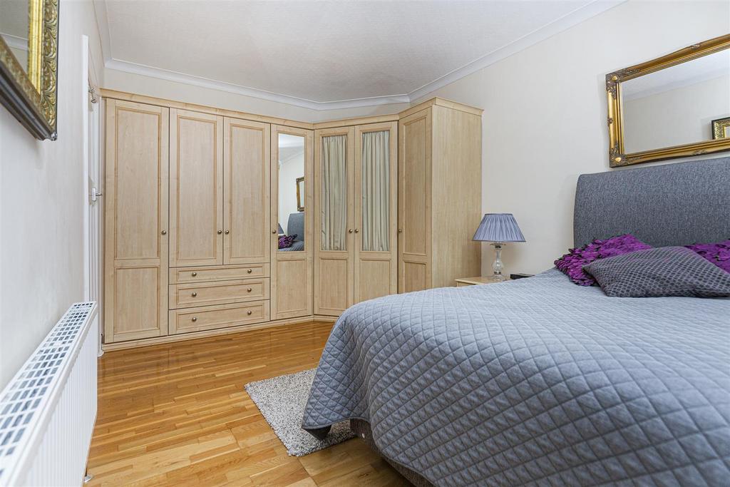 Bramleys Estate Agents - Beaumont Park - Woodside