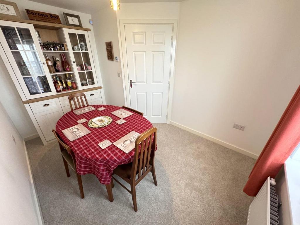 Study/dining room