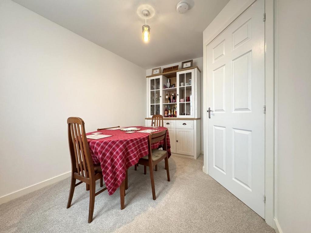 Study/dining room