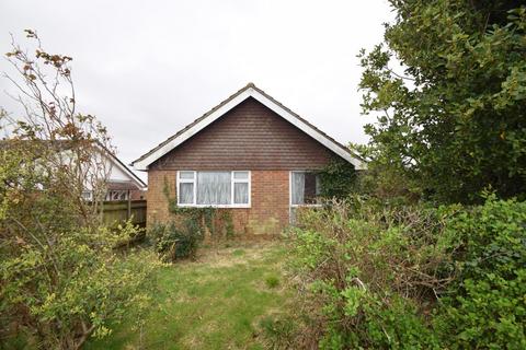 2 bedroom detached bungalow for sale - Pinewood Close, Eastbourne BN22
