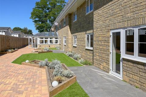 2 bedroom property for sale, Andrews Court, Lyneham