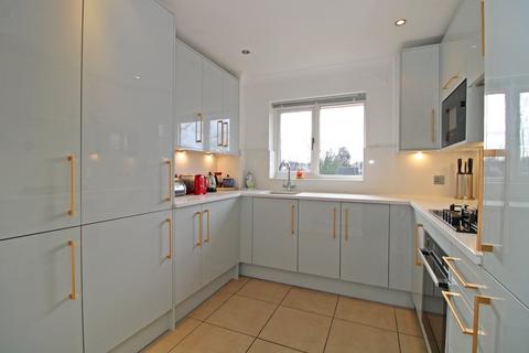 2 bedroom flat for sale, Albemarle Road, Beckenham, BR3