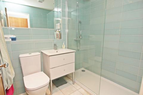 2 bedroom flat for sale, Albemarle Road, Beckenham, BR3