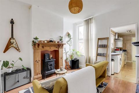 3 bedroom terraced house for sale - Harcourt Road, Forest Fields NG7