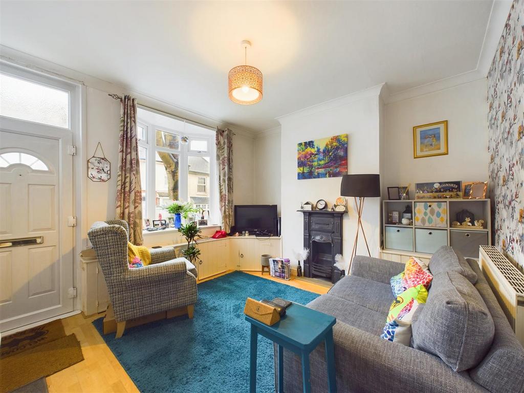 Dornoch Avenue, Nottingham NG5 2 bed terraced house for sale £190,000