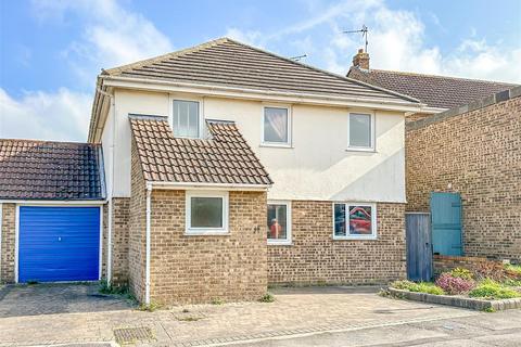 14 Buckingham Road, Hockley, SS5 4UE
