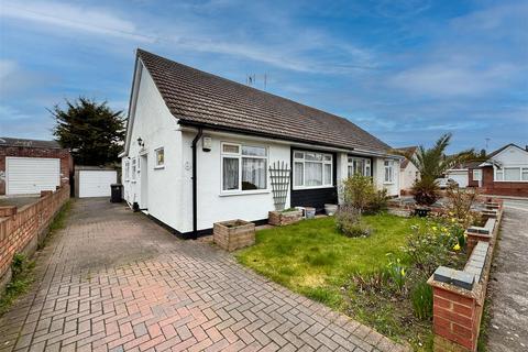 2 bedroom semi-detached bungalow for sale, Spa Close, Hockley SS5