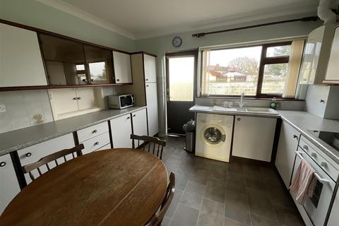 3 bedroom detached bungalow for sale, Woodlands Park, Ammanford
