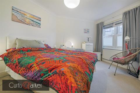 2 bedroom apartment for sale, Lower Mall, London. W6