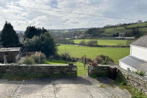 4 bedroom end of terrace house for sale, Mill Lane, Tregony
