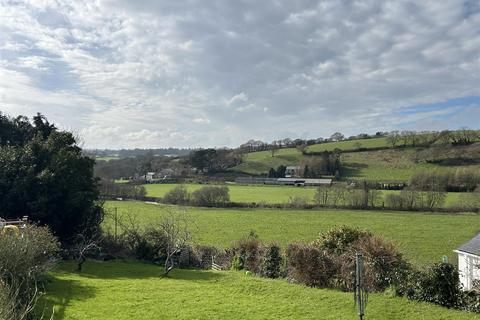 4 bedroom end of terrace house for sale, Mill Lane, Tregony