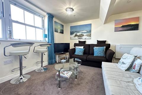 2 bedroom flat for sale, Queens Parade, Scarborough