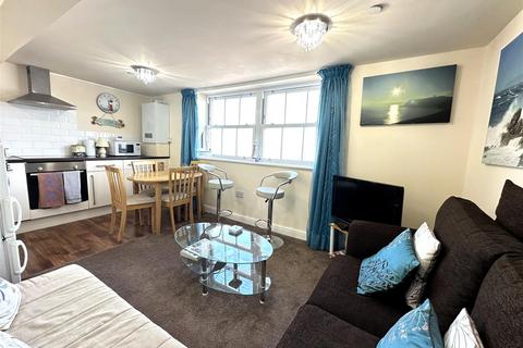 2 bedroom flat for sale, Queens Parade, Scarborough