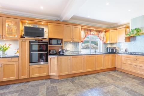 5 bedroom detached house for sale, Brompton Terrace, Perth