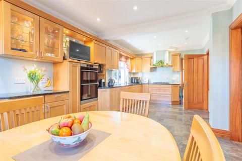 5 bedroom detached house for sale, Brompton Terrace, Perth