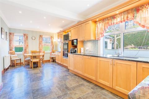 25 Brompton Terrace, Perth, PH2 7AE
