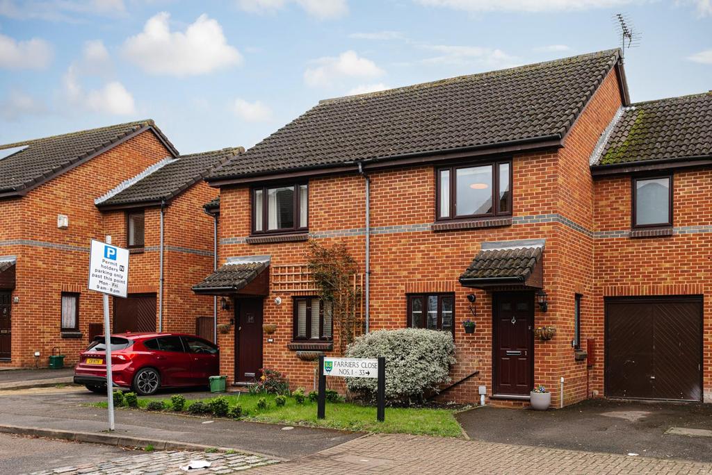 Farriers Close, Epsom 3 bed semidetached house for sale £575,000
