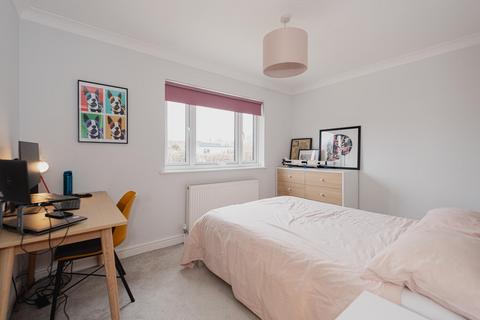 1 Farriers Close, Epsom, KT17 1LS