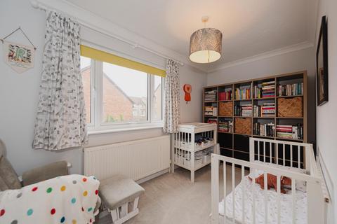 1 Farriers Close, Epsom, KT17 1LS