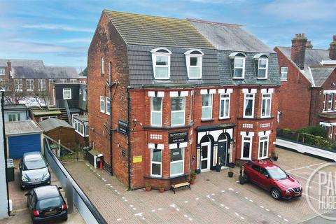 Guest house for sale - North Denes Road, Great Yarmouth, Norfolk