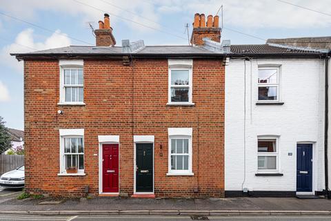 18 Beaconsfield Place, Epsom, KT17 4BD