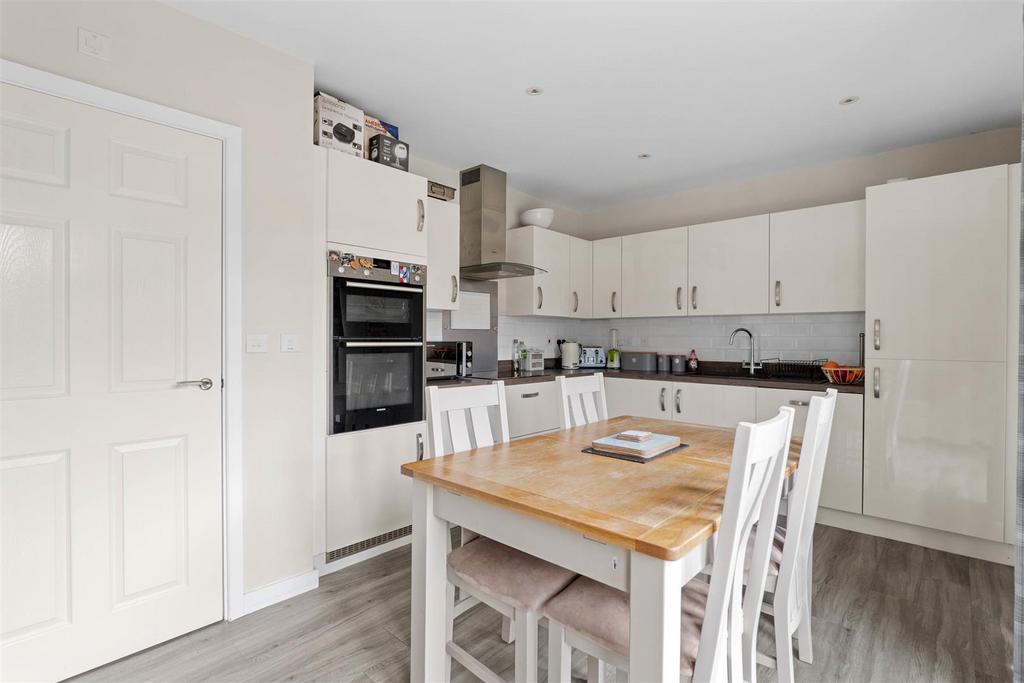 Cartwright Way, Evesham WR11 4 bed detached house for sale £375,000