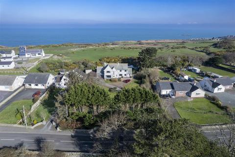 4 bedroom house for sale, Bull Bay Road, Amlwch