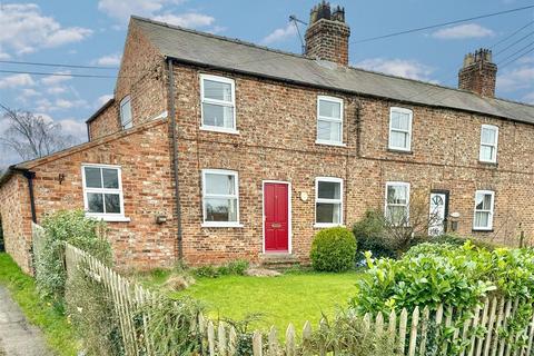 3 bedroom end of terrace house for sale - Clay Cottage North End, Raskelf, York