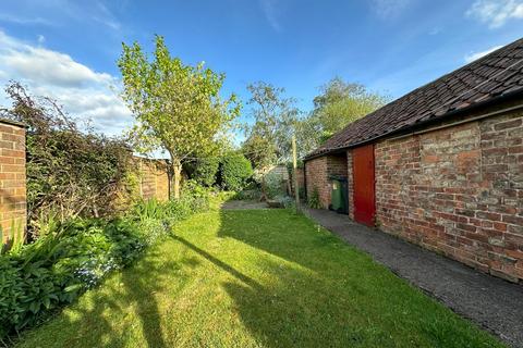 3 bedroom end of terrace house for sale, Clay Cottage North End, Raskelf, York