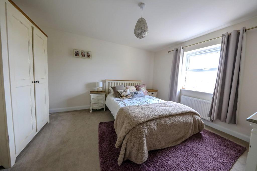 10 - Bedroom 2.jpg