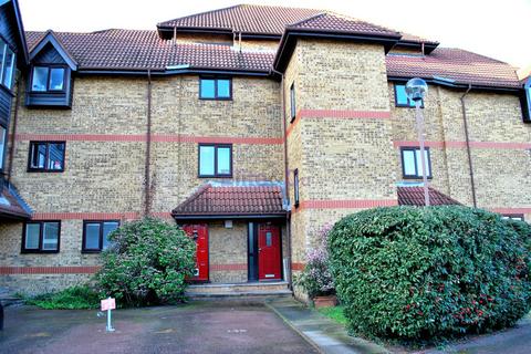 2 bedroom ground floor flat for sale, Linwood Close, London, SE5
