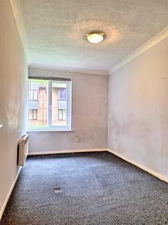 2 bedroom ground floor flat for sale, Linwood Close, London, SE5