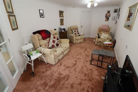 1 bedroom retirement property for sale, High Street South, Rushden NN10