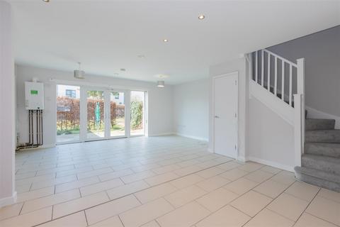 3 bedroom terraced house for sale, Primary Road, Slough