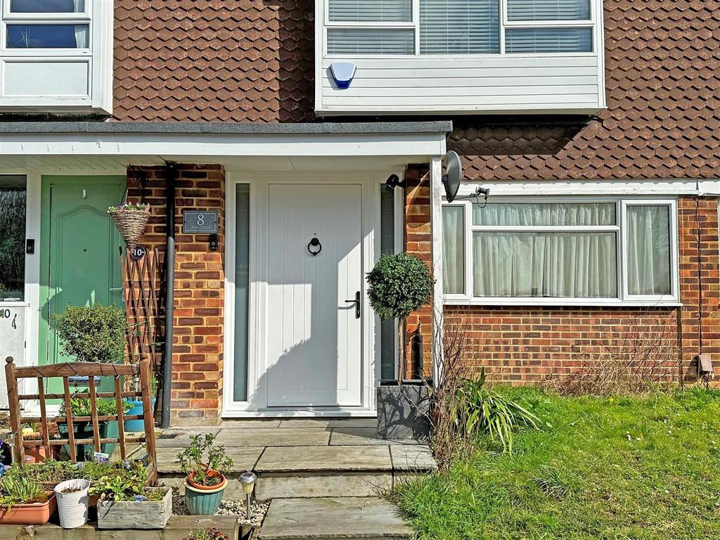 Ash Close, Merstham, Redhill 2 bed for sale £335,000
