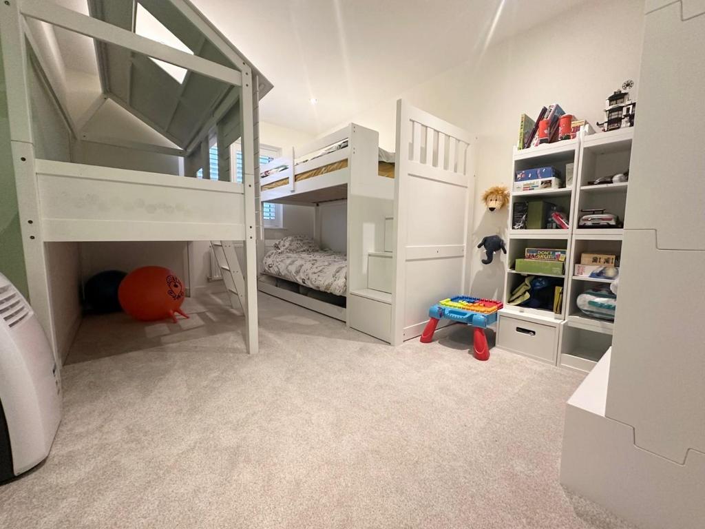 Bed3.jpg