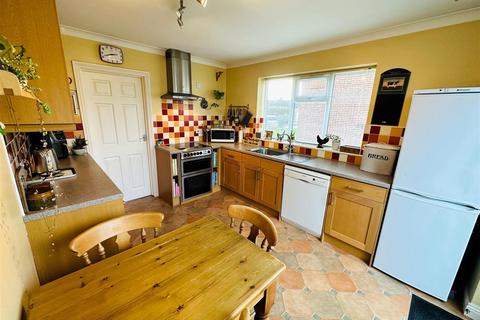 3 bedroom semi-detached house for sale - Grebe Road, Newport, Brough