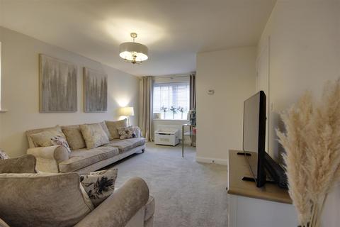 4 Airedale Drive, Brough, HU15 1US