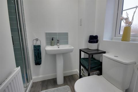 4 Airedale Drive, Brough, HU15 1US