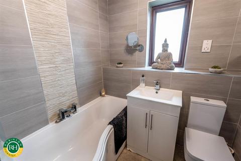 4 bedroom detached house for sale, Apostle Close, Warmsworth, Doncaster