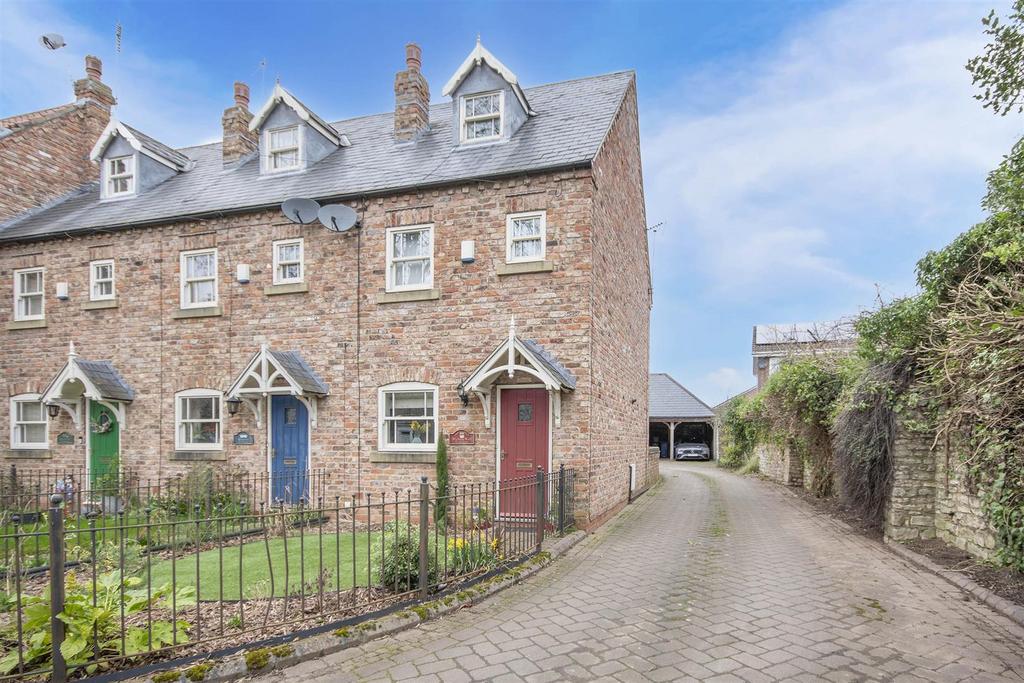 Westgate, Tickhill, Doncaster 3 bed end of terrace house for sale £