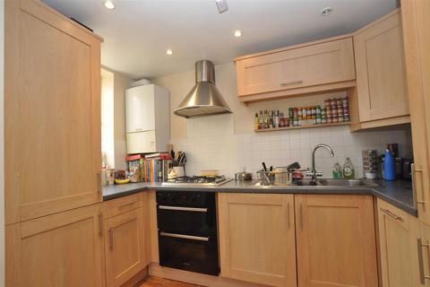 2 bedroom flat for sale, Fyffes Court, Fishponds Road, Hitchin