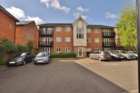 2 bedroom flat for sale, Fyffes Court, Fishponds Road, Hitchin