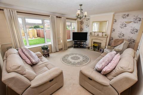 17 Bakers Close, South Woodham Ferrers, Chelmsford, CM3 5JF