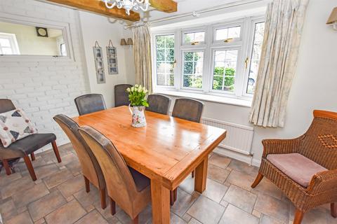 17 Bakers Close, South Woodham Ferrers, Chelmsford, CM3 5JF