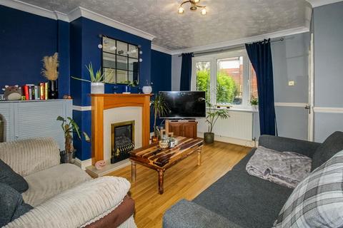 4 Flanshaw Crescent, Wakefield, WF2 9LE