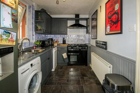 4 Flanshaw Crescent, Wakefield, WF2 9LE