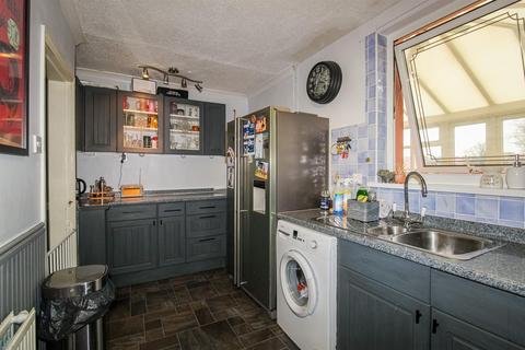 4 Flanshaw Crescent, Wakefield, WF2 9LE